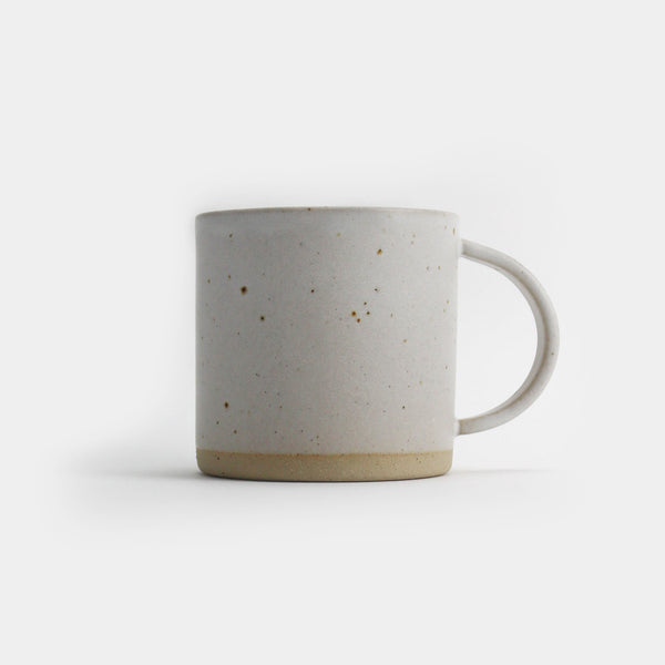 Everyday mug in speckled white